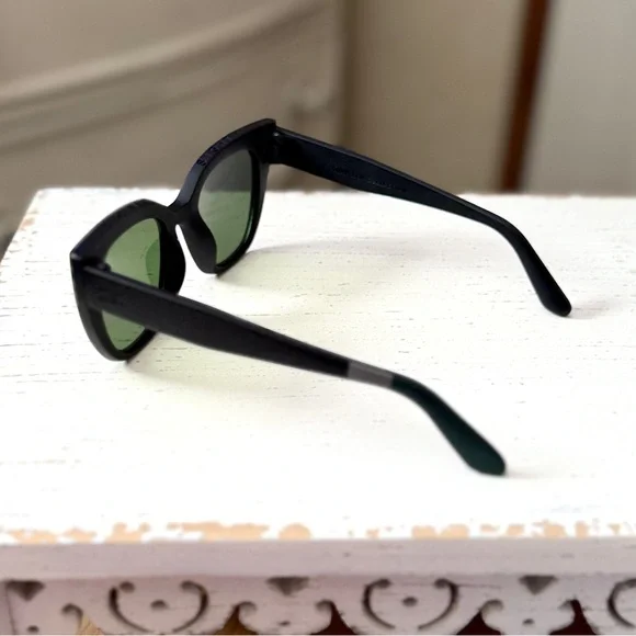 TOMS Sydney Traveler Black/Olive Sunglasses - Picture 6 of 12